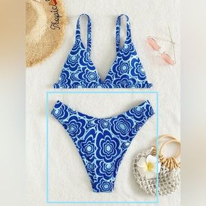 Blue flowered bikini BOTTOM💙🤍